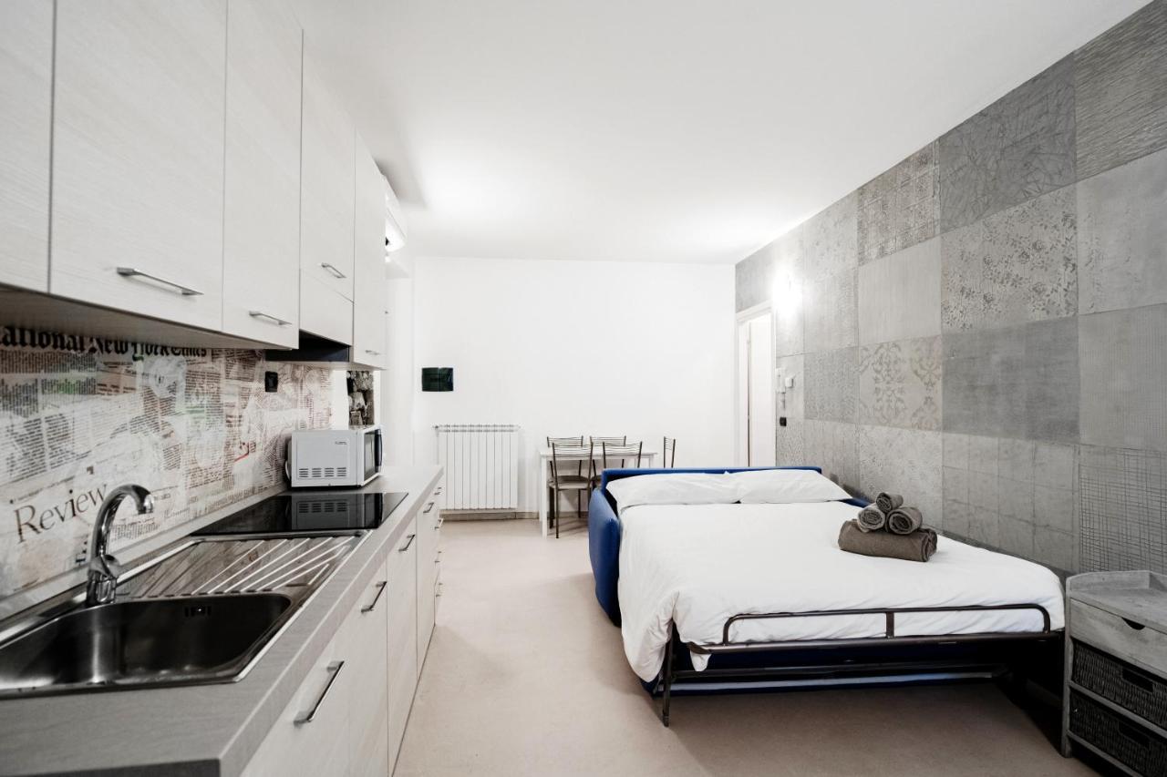 Blue Loft - The House Of Travelers Lägenhet Como Exteriör bild